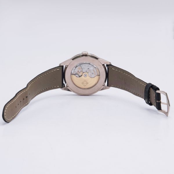 Patek Philippe Calatrava 5226G-001